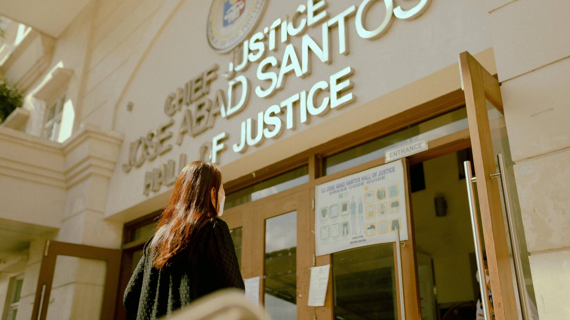 Image of a courthouse entrance in Pampanga